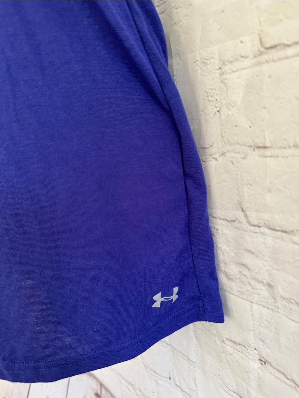 Under Armour Blue Tank Top with Pink 'WAKE UP. RUN.' Graphic size L - Picture 4 of 9